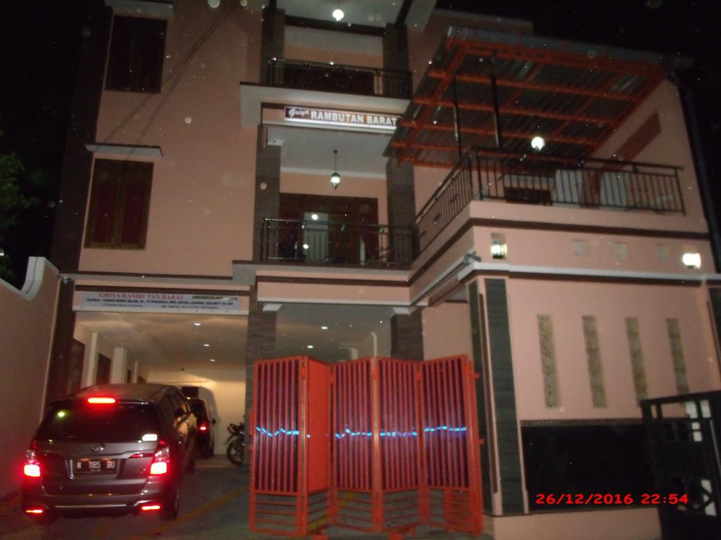 Homestay Griya Rambutan Barat *
