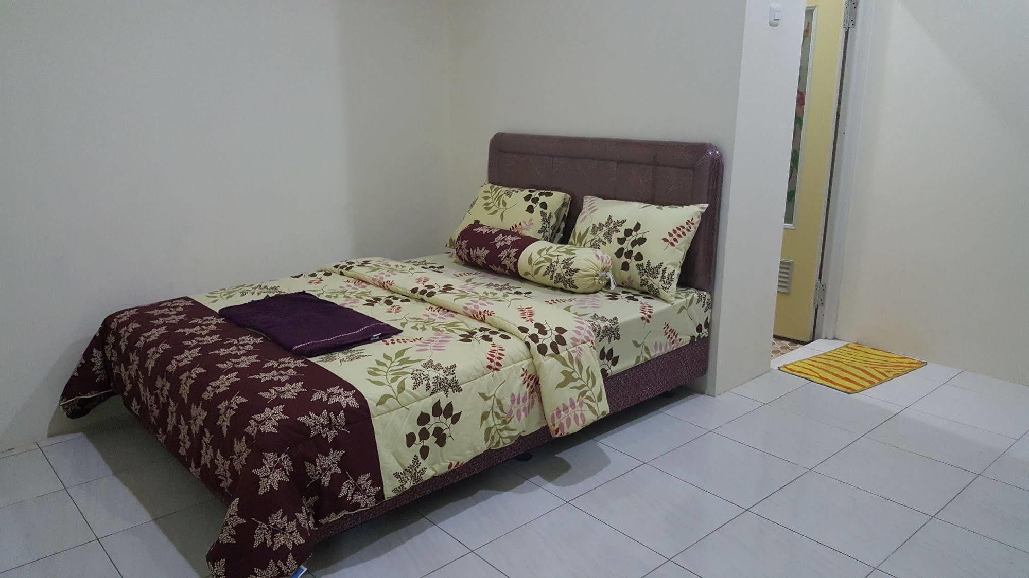 Homestay Griya Rambutan Barat *