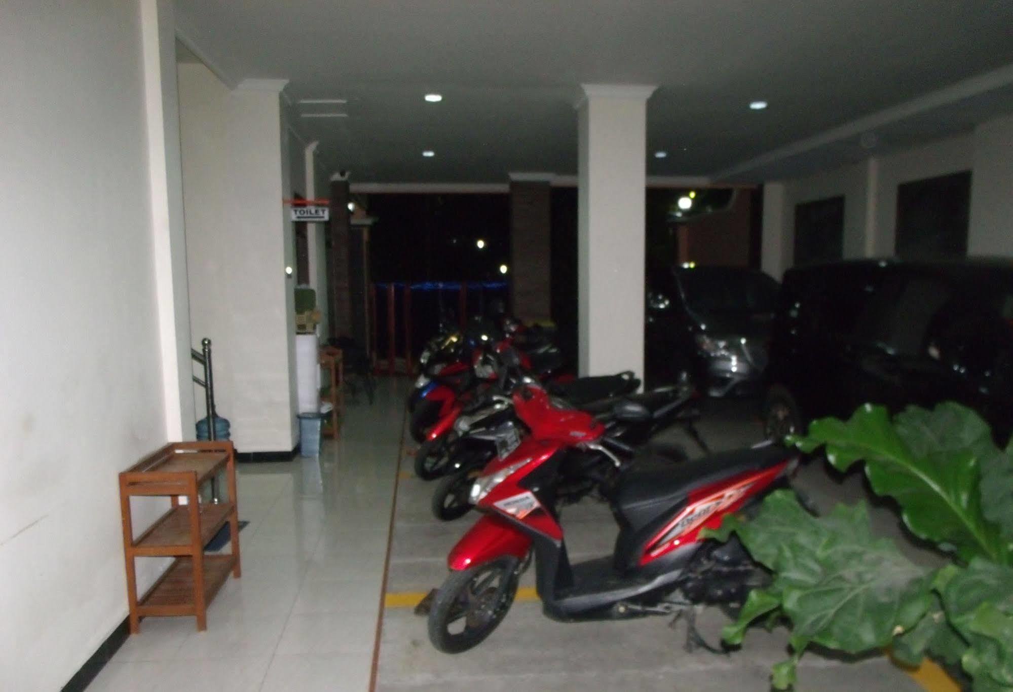 Griya Rambutan Barat Homestay Semarang